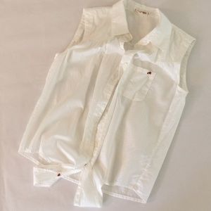 BOOTHEEL Whimsical White Top